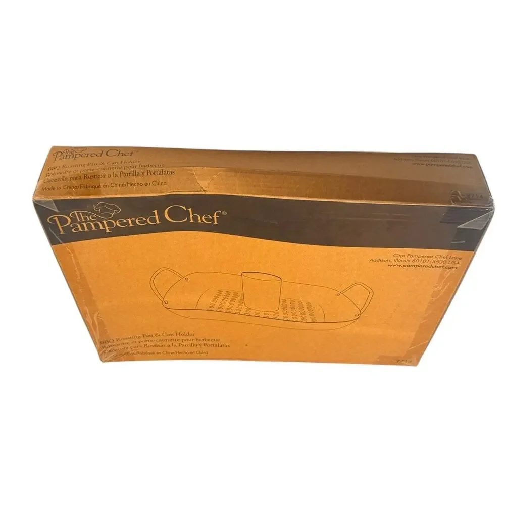 New PAMPERED CHEF BBQ ROASTING PAN AND CAN HOLDER # 2714 NIB NOS RETIRED